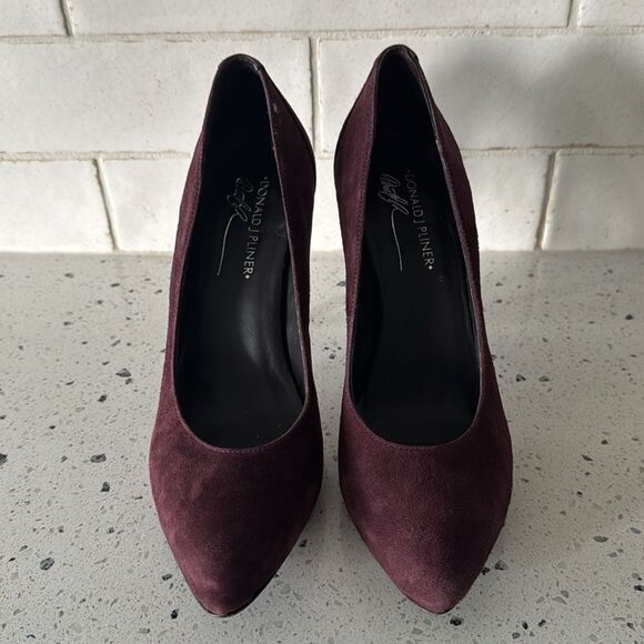 Donald J. Pliner Classic Pumps Heels Stiletto Burgundy Pointy Toe Sz 8.5 Narrow - Picture 2 of 13